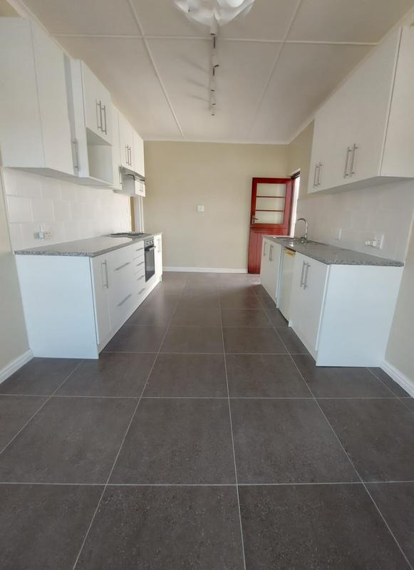 To Let 3 Bedroom Property for Rent in Goodwood Central Western Cape